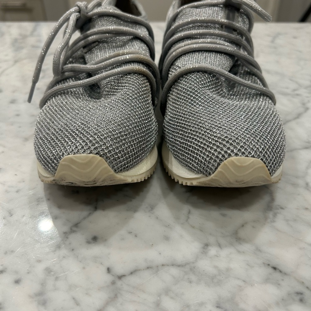 Urban sport by J slides women’s metallic silver slip on sneaker women’s 8. EUC - Picture 5 of 6